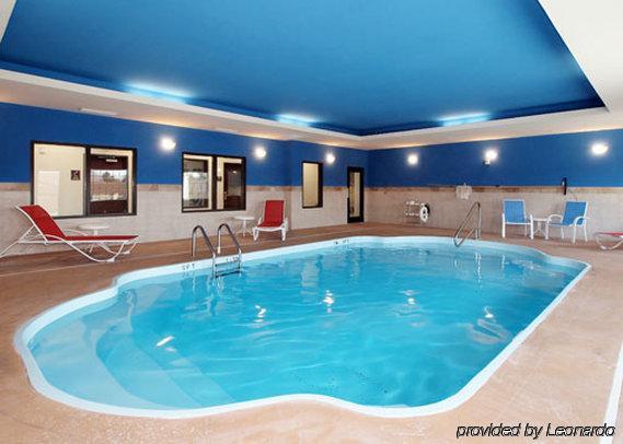 Comfort Inn & Suites Near Bethel College Newton Facilities photo
